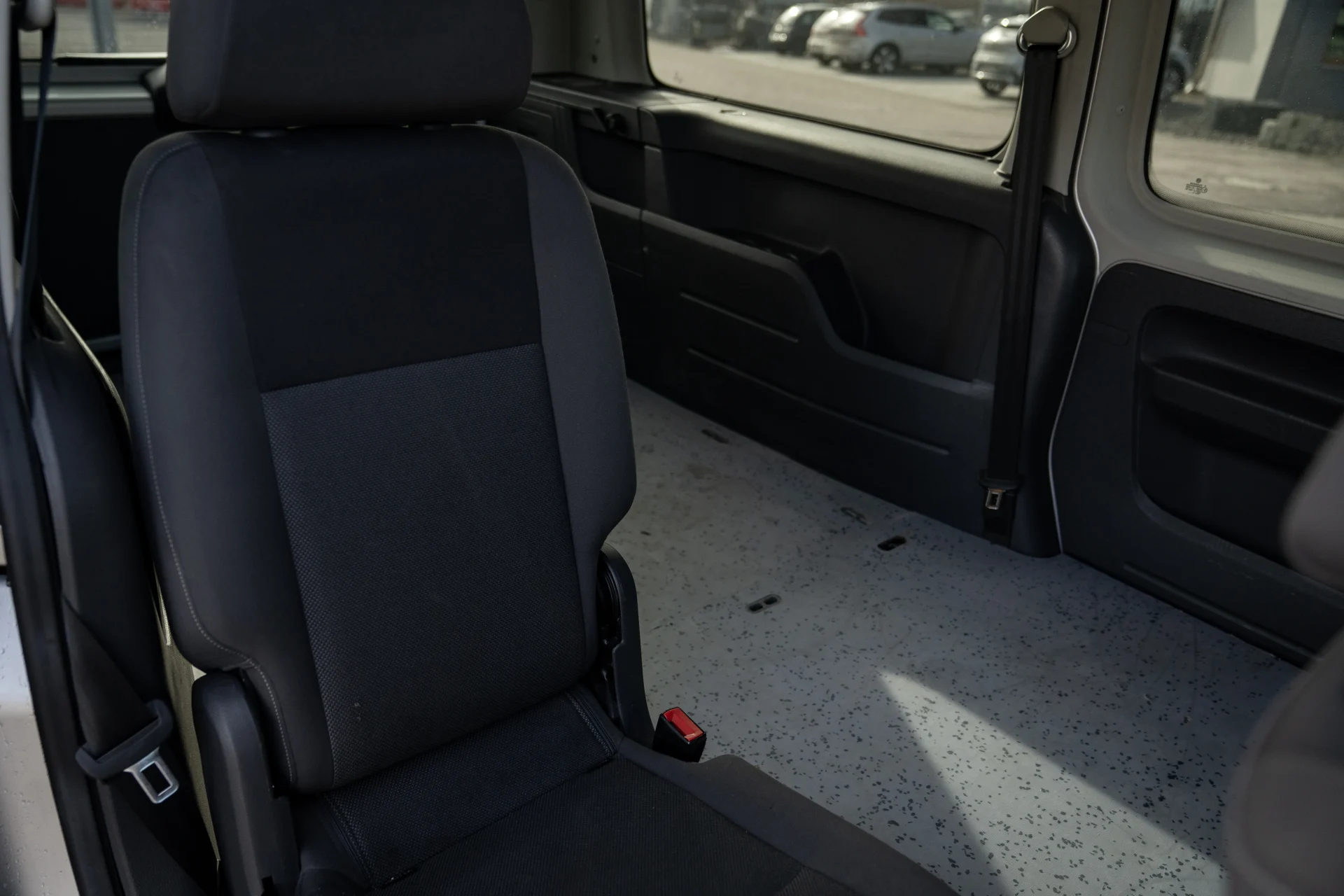 Volkswagen Caddy Maxi 1.2 TSI petrol · First owner · New HU until 02/2028 · Webasto parking heater · Air conditioning · 13