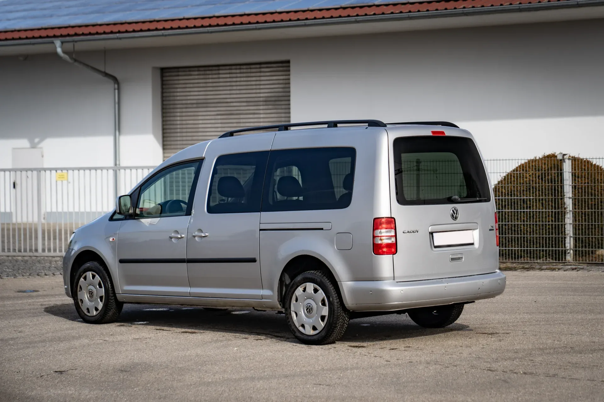 Volkswagen Caddy Maxi 1.2 TSI petrol · First owner · New HU until 02/2028 · Webasto parking heater · Air conditioning · 5