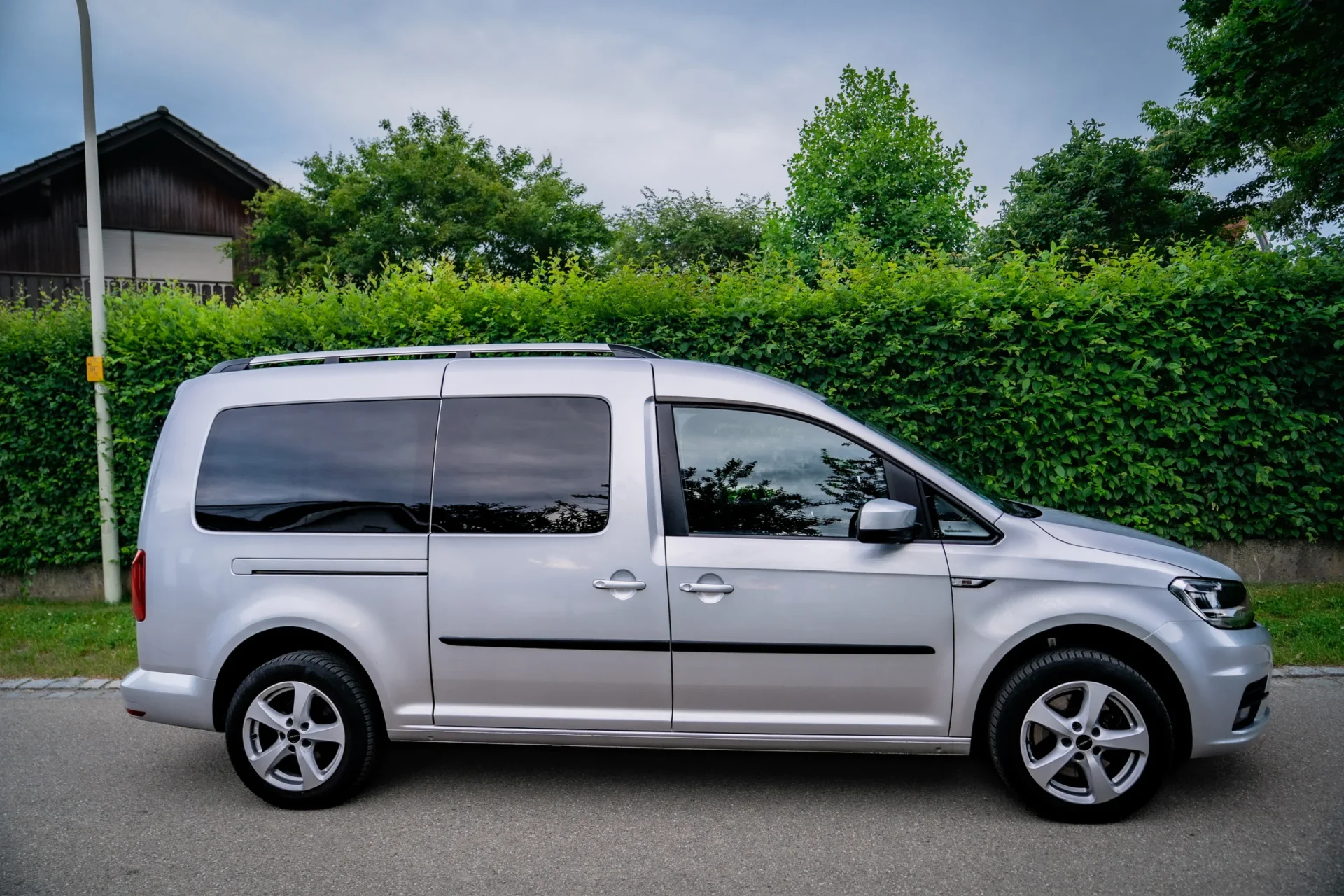 Volkswagen Caddy 1.4 TGI DSG · Natural gas (CNG) · New timing belt 04/2026 · Complete service book · HU until 12/2027 · 2
