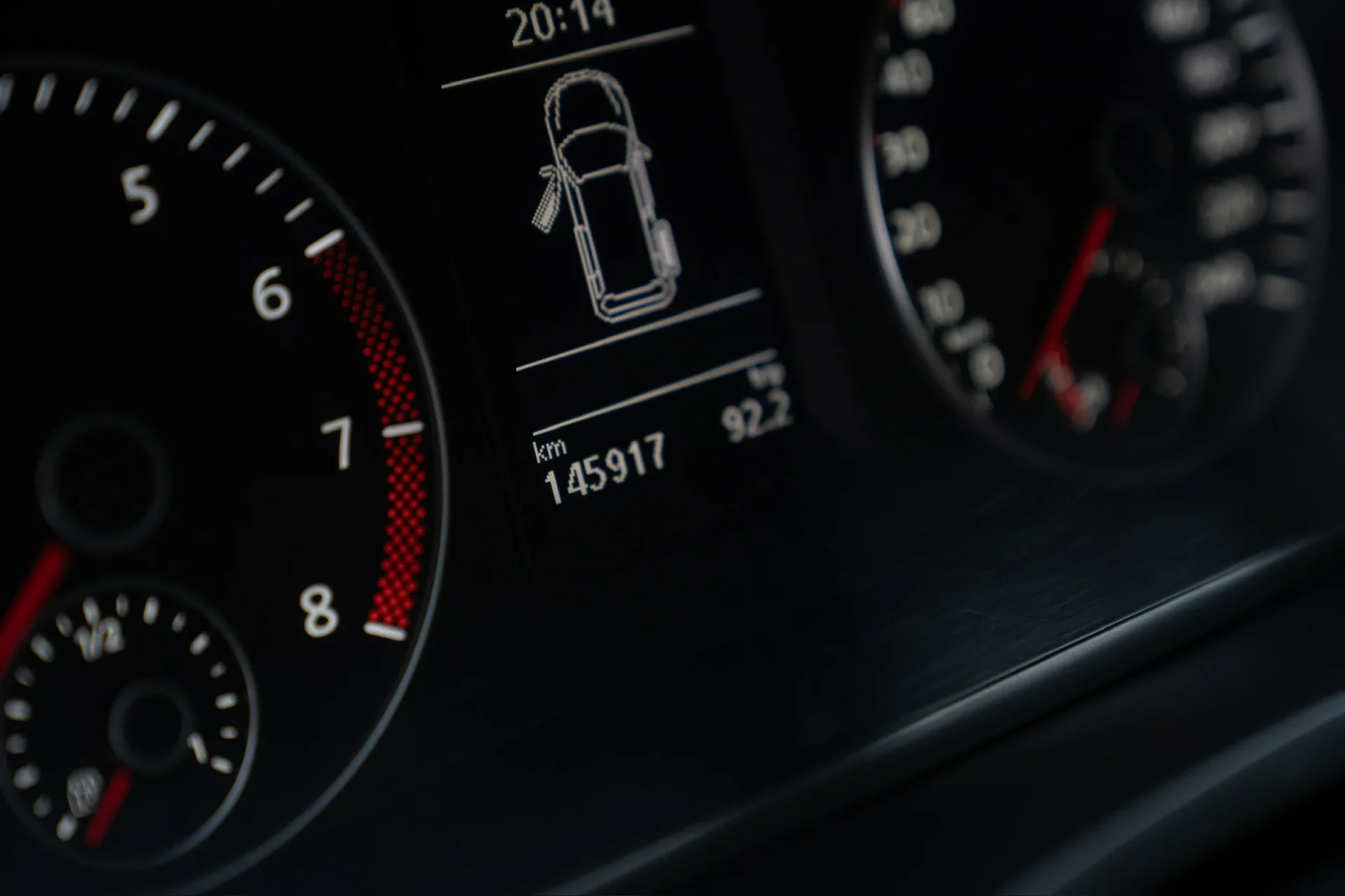 Volkswagen Caddy 1.4 TGI DSG · Natural gas (CNG) · New timing belt 04/2026 · Complete service book · HU until 12/2027 · 6