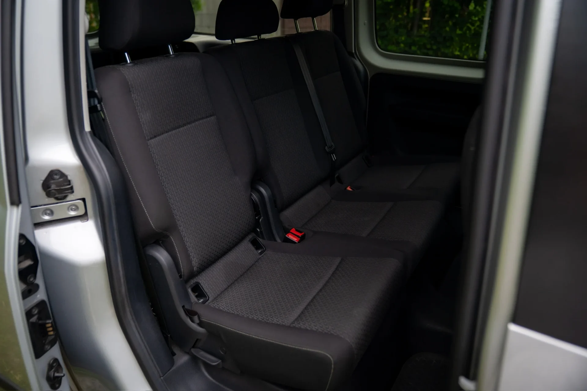 Volkswagen Caddy 1.4 TGI DSG · Natural gas (CNG) · New timing belt 04/2026 · Complete service book · HU until 12/2027 · 17