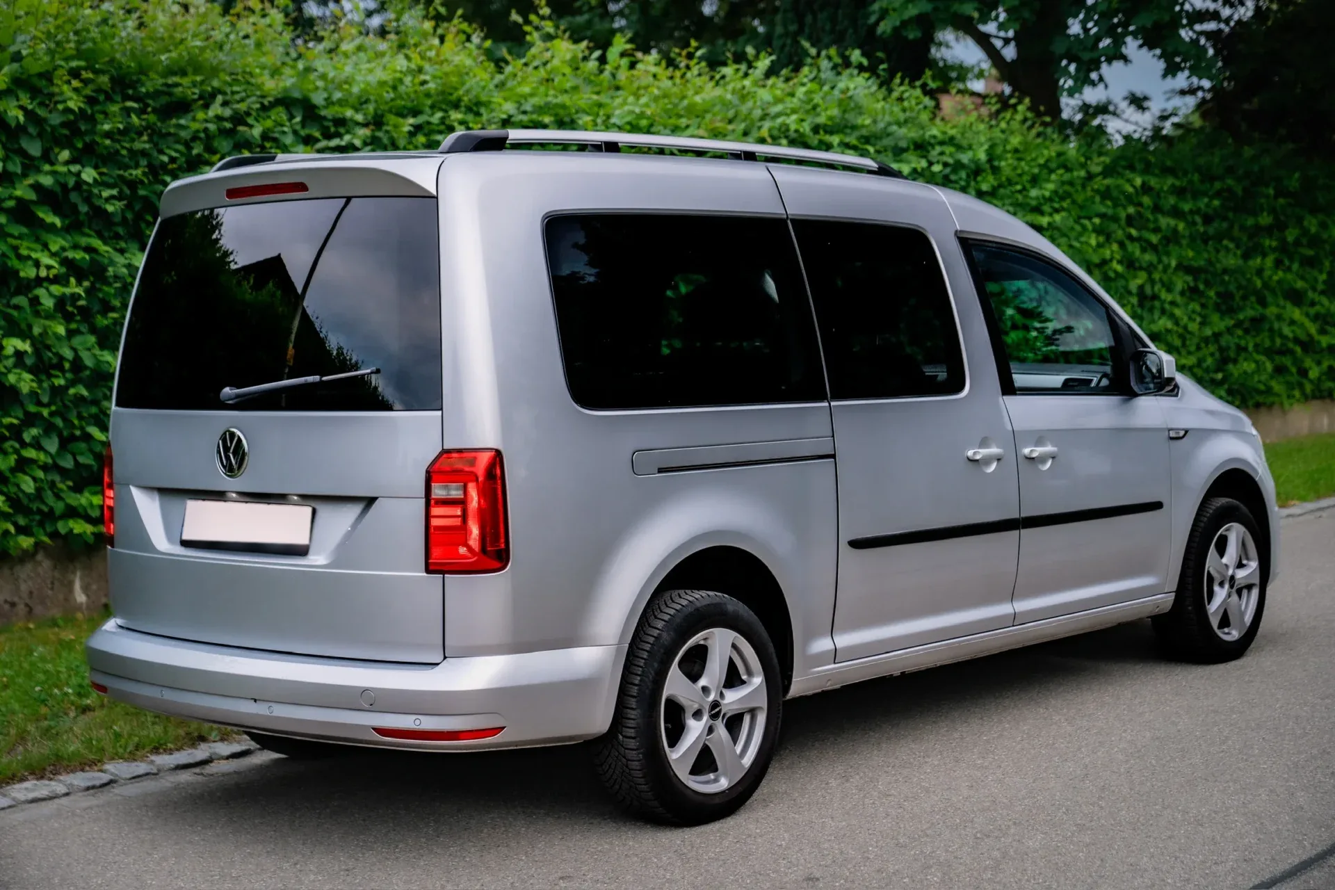 Volkswagen Caddy 1.4 TGI DSG · Natural gas (CNG) · New timing belt 04/2026 · Complete service book · HU until 12/2027