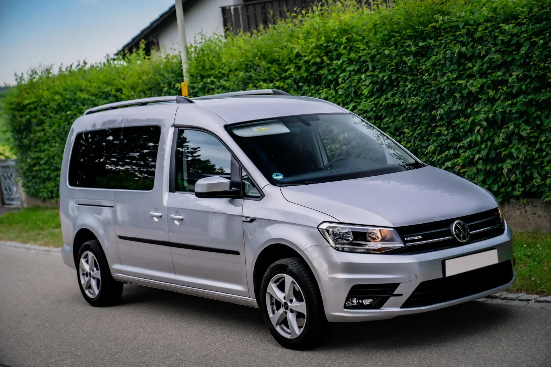 Volkswagen Caddy 1.4 TGI DSG · Natural gas (CNG) · New timing belt 04/2026 · Complete service book · HU until 12/2027 · 3