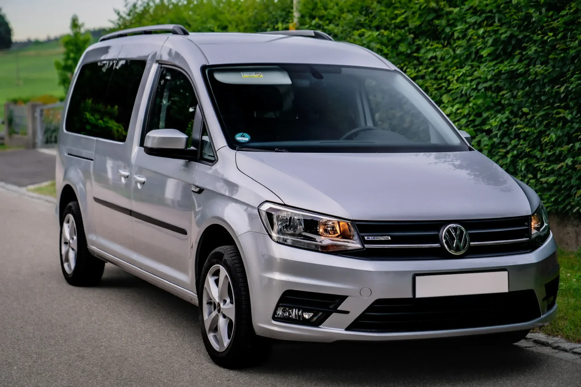 Volkswagen Caddy 1.4 TGI DSG · Natural gas (CNG) · New timing belt 04/2026 · Complete service book · HU until 12/2027 · 4