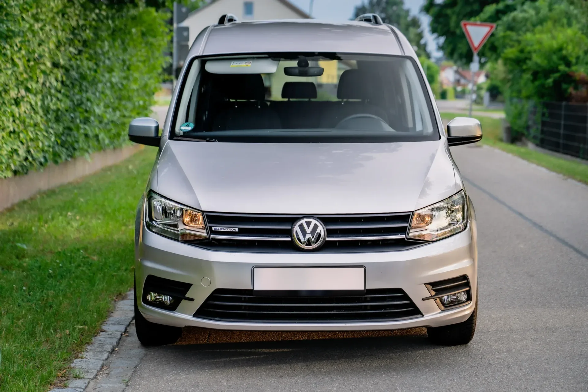 Volkswagen Caddy 1.4 TGI DSG · Natural gas (CNG) · New timing belt 04/2026 · Complete service book · HU until 12/2027 · 12