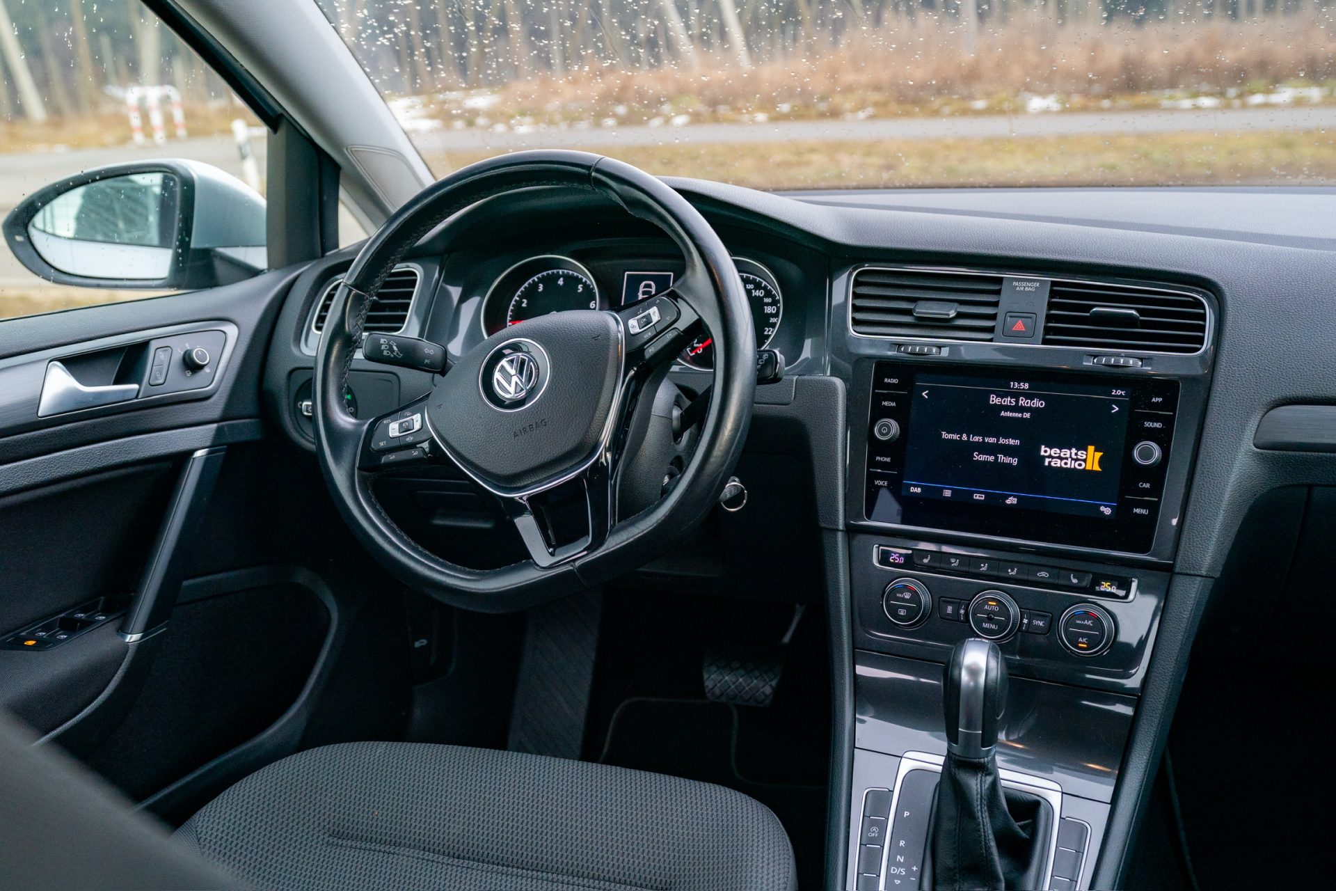 Volkswagen Golf 1.5 TGI · ACC · Auxiliary heater · 9