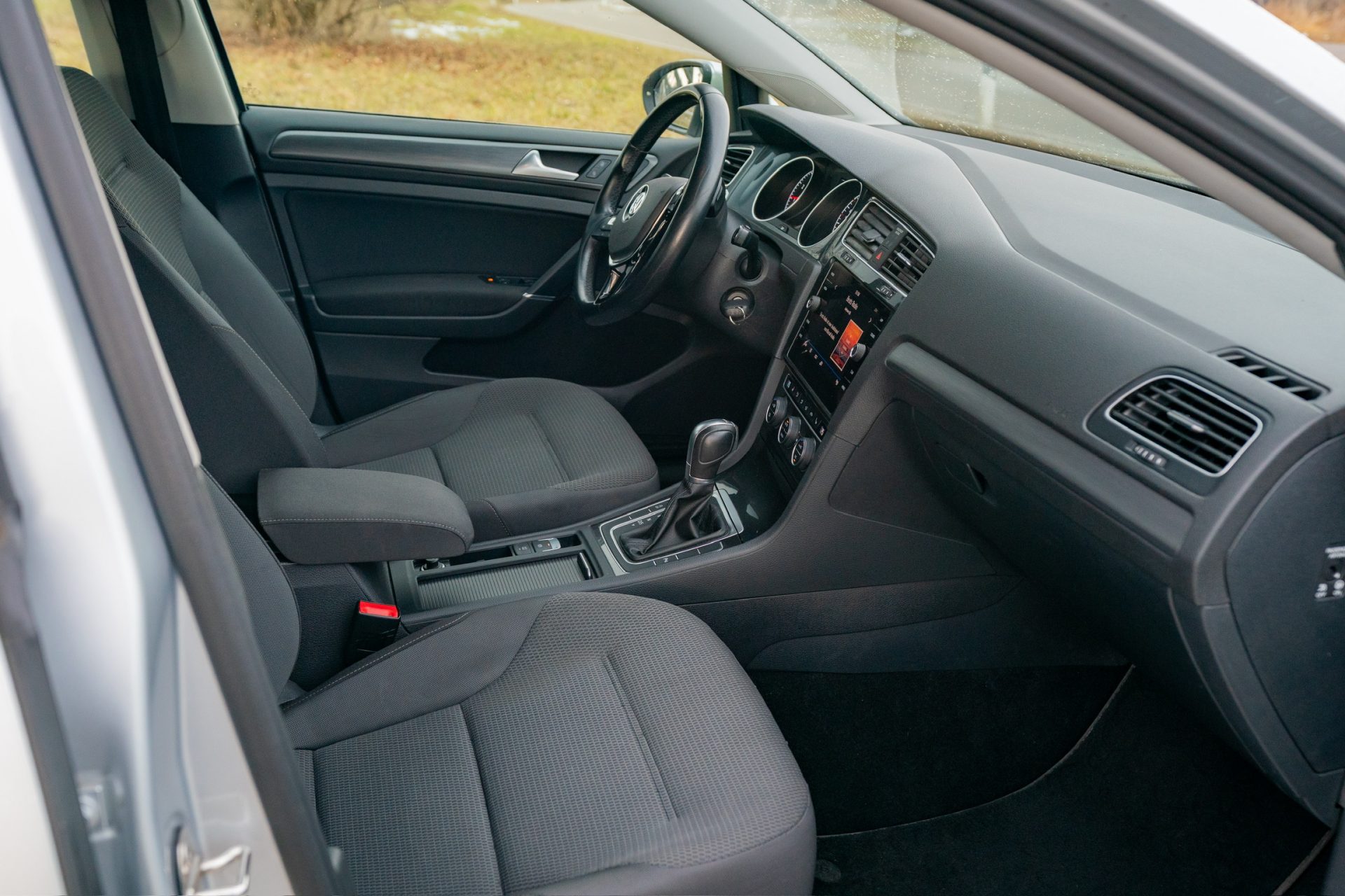 Volkswagen Golf 1.5 TGI · ACC · Auxiliary heater · 11